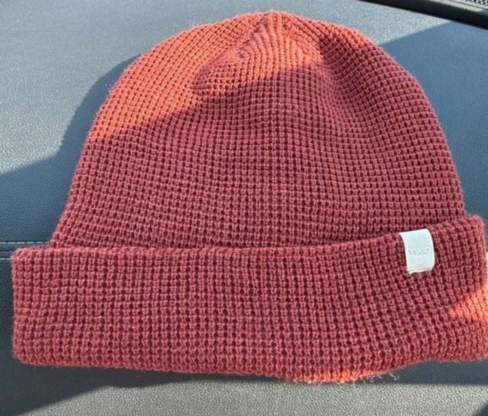 Vuori Waffle Beanie Rust Red One Size